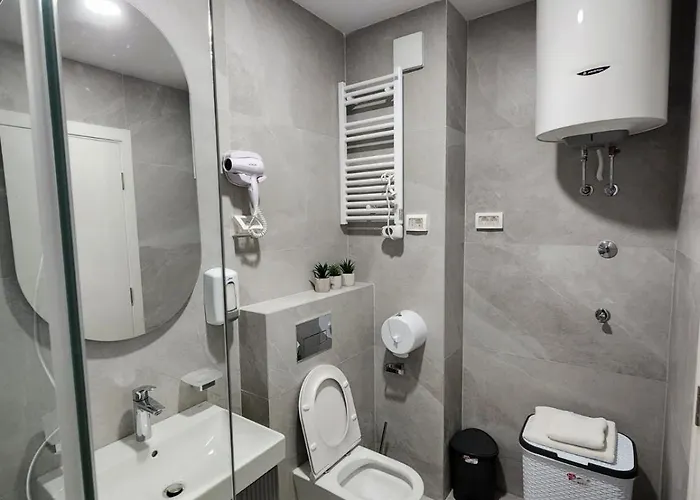 アパート Harmony ポドゴリツァ